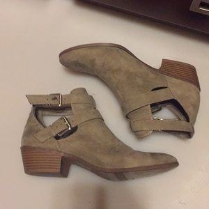 Francesca’s taupe/tan booties women’s size 10